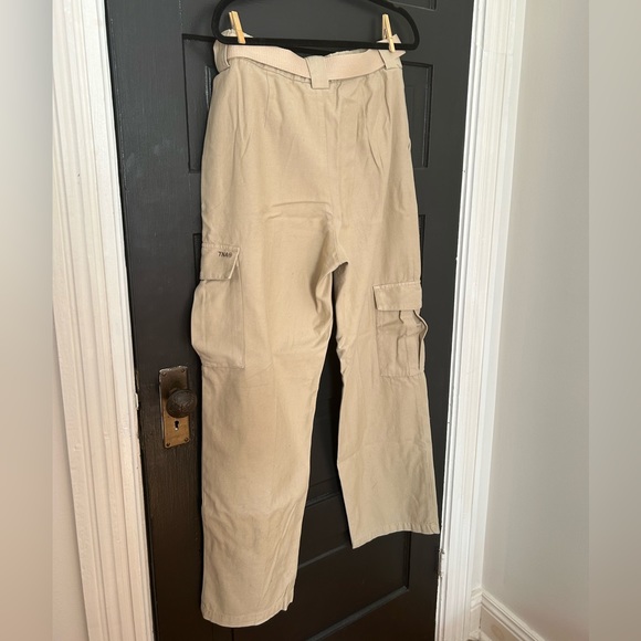 TNA Aritzia Cargo Khaki Pants Never Worn NWT Large L - Picture 2 of 5